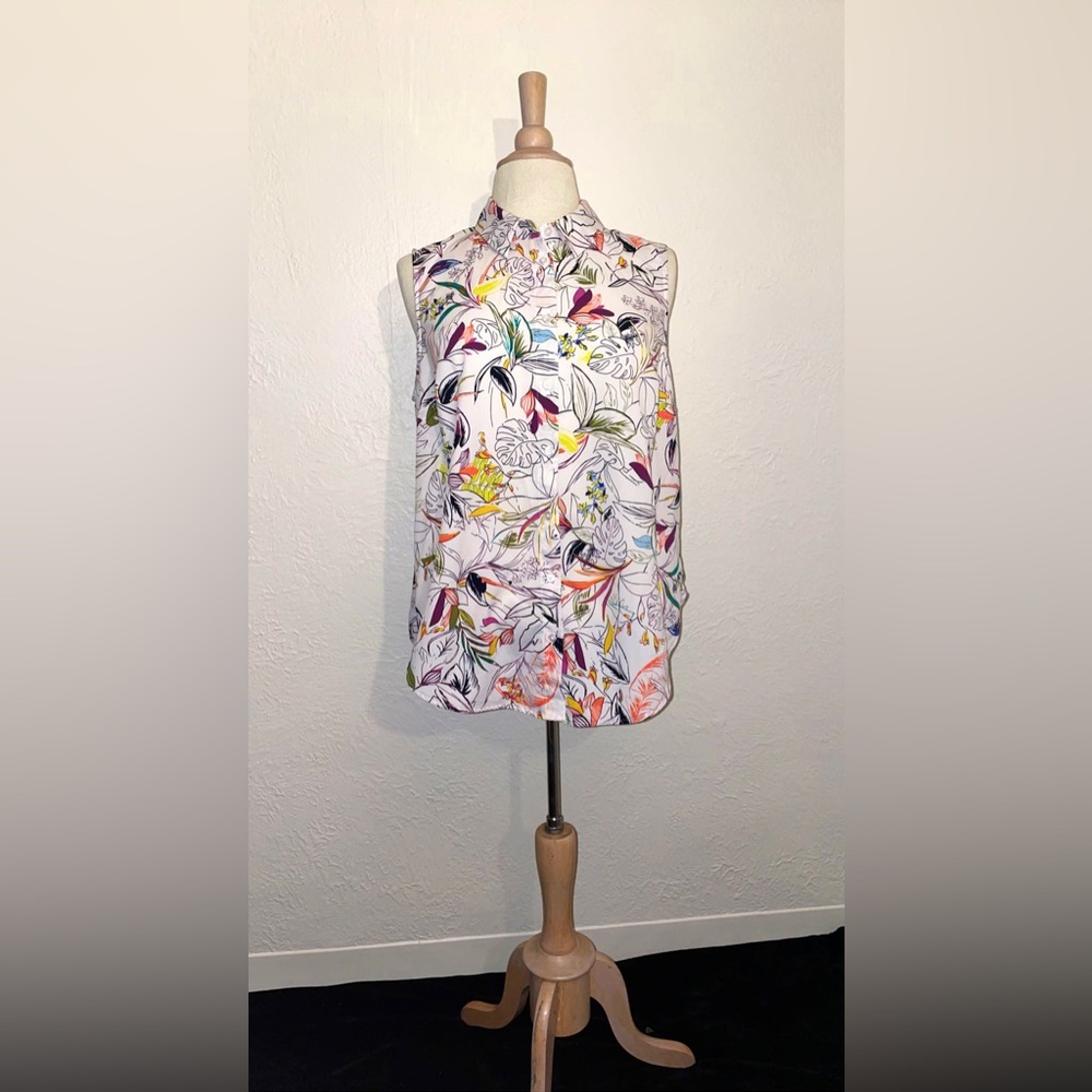 Button Down Top - Picture 2 of 3